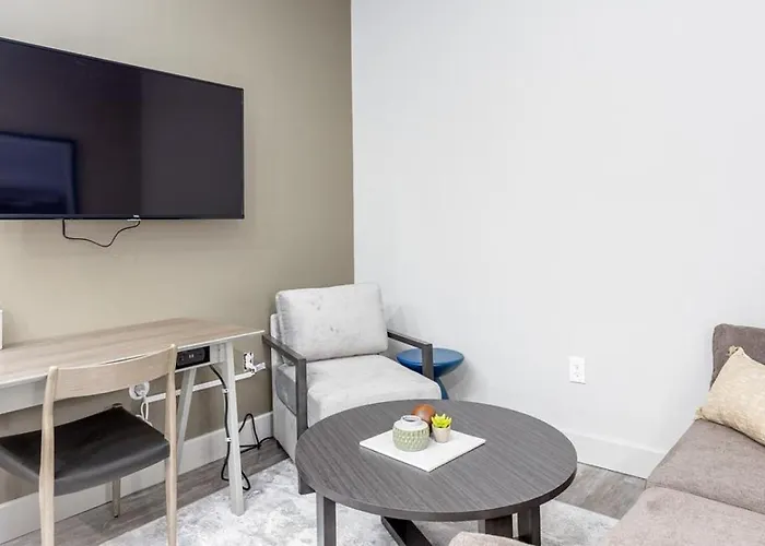 Landing Modern With Amazing Amenities Apartment Columbus