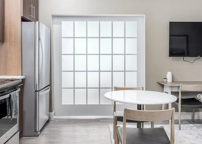 Landing Modern With Amazing Amenities Apartment *